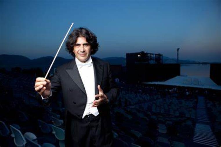 images Solidarietà all'Ucraina, a Diamante un concerto di sostegno ai Solisti del Teatro dell’Opera di Odessa con il maestro Veronesi