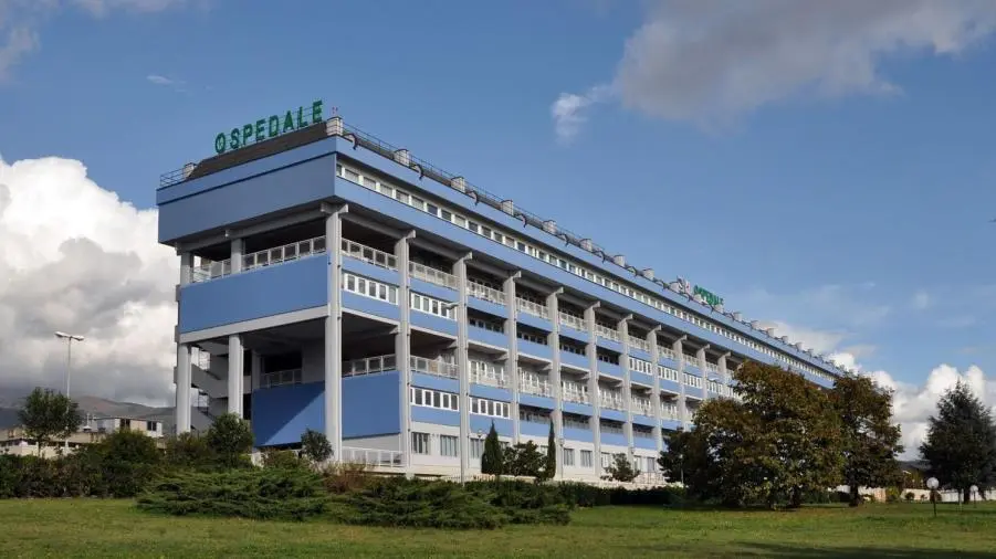 images Intervento alla tiroide per un giovane paziente, tecnica innovativa all'ospedale di Lamezia