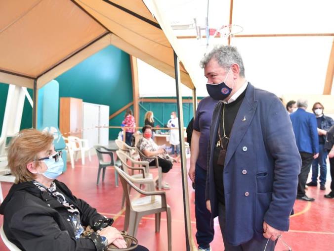 images Vaccinazioni. Spirlì al Centro di Paola: "Grandi risultati"  

