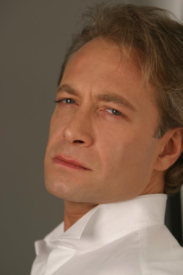 images Il pianista Paolo Restani si esibirà domani al teatro di Lamezia Terme