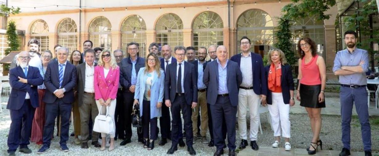 Sviluppo locale, le ceramiche artistiche di Squillace a Faenza per l’assemblea straordinaria dell’AICC images Sviluppo locale, le ceramiche artistiche di Squillace a Faenza per l’assemblea straordinaria dell’AICC