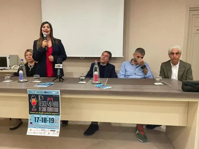 Catanzaro, seconda serata di "Pesce e Vino a San Martino" con il Red Contest musicale images Catanzaro, seconda serata di "Pesce e Vino a San Martino" con il Red Contest musicale