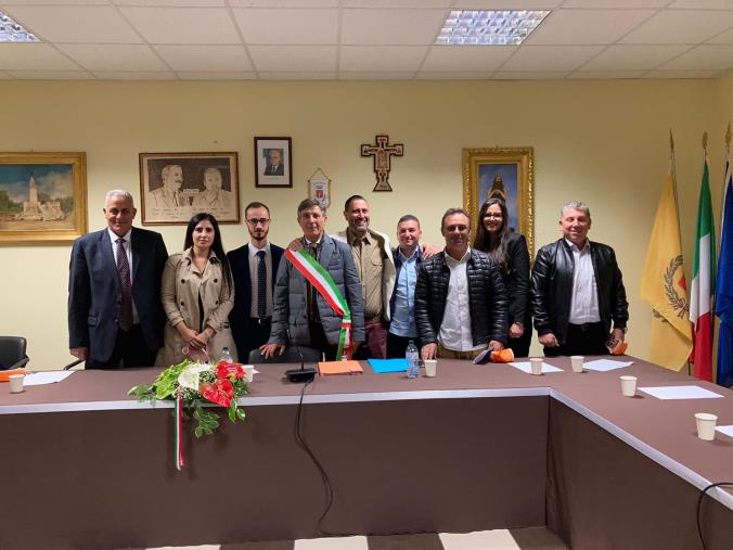 Sant'Onofrio volta pagina: ecco il "governo" Pezzo. Tra gli impegni, recuperare e rivitalizzare il centro storico images Sant'Onofrio volta pagina: ecco il "governo" Pezzo. Tra gli impegni, recuperare e rivitalizzare il centro storico