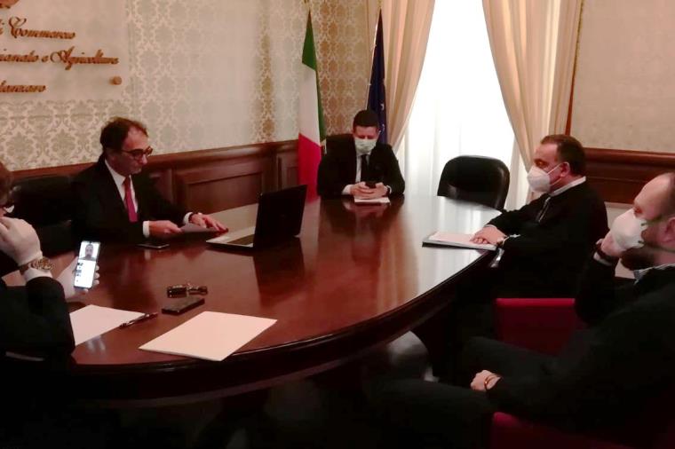 images Coronavirus. Buoni spesa comunali, l’apprezzamento di Rossi: "Buona pratica. Ora il Governo aiuti concretamente le imprese"