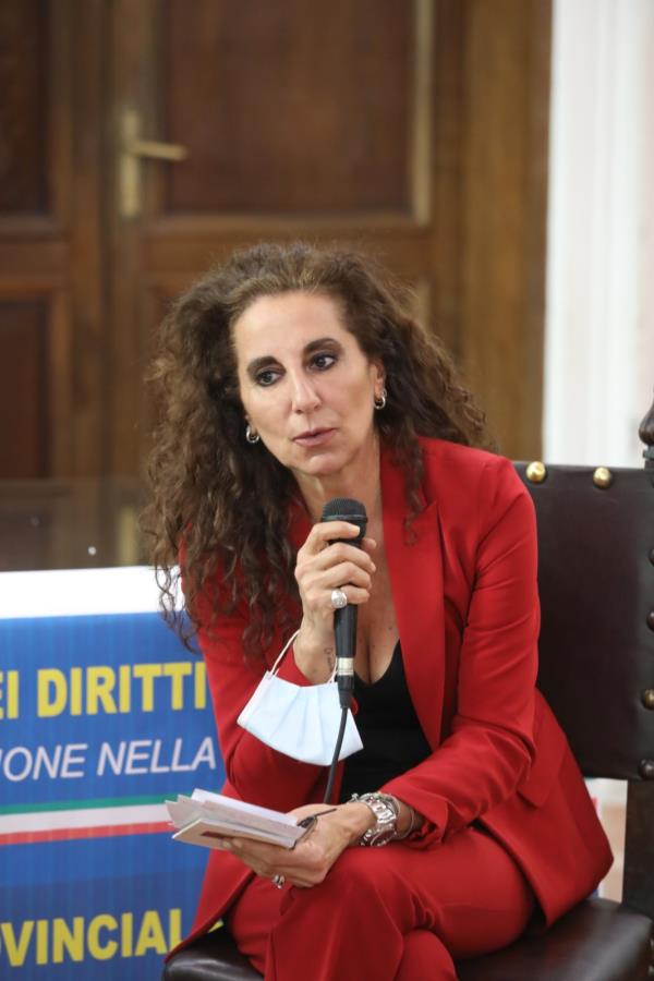 Pnrr per il Sud. Ferro (FdI) interroga il Governo sulle risorse destinate al Mezzogiorno: "Mancano indicazioni precise" images Pnrr per il Sud. Ferro (FdI) interroga il Governo sulle risorse destinate al Mezzogiorno: "Mancano indicazioni precise"