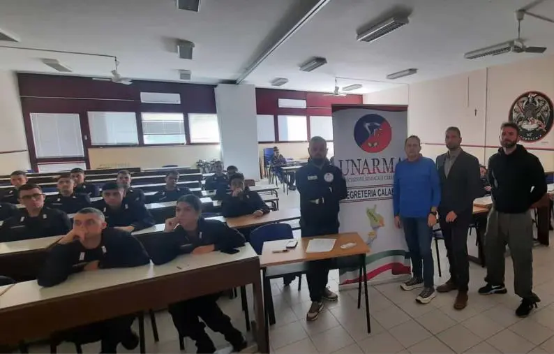 Unarma incontra a Reggio gli allievi Carabinieri, Riccio: "Giovani recepiscano importanza sindacalizzazione" images Unarma incontra a Reggio gli allievi Carabinieri, Riccio: "Giovani recepiscano importanza sindacalizzazione"