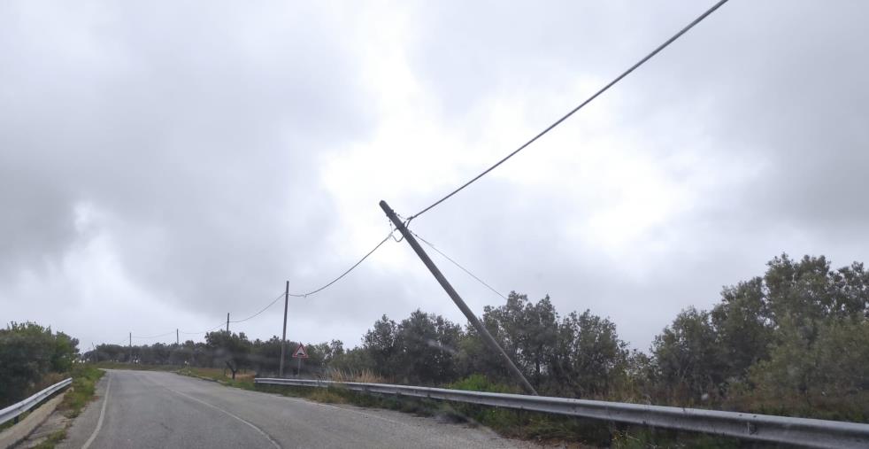 images Cropani. Dissestata e in stato di degrado: ecco la strada provinciale tra Andali e Cuturella