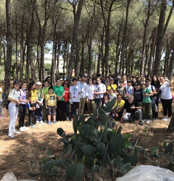 Catanzaro, il tour ecologico di "Boschi puliti" fa tappa nella pineta di Giovino images Catanzaro, il tour ecologico di "Boschi puliti" fa tappa nella pineta di Giovino