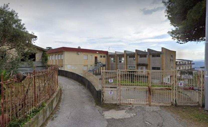 images Escrementi di topi nell’archivio e nei corridoi, oggi e domani il plesso Galati dell'Ic "Mater Domini" di Catanzaro resterà chiuso