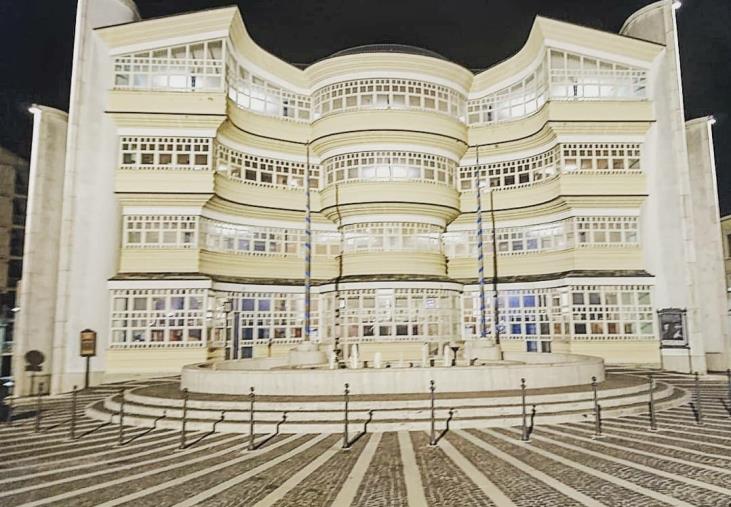 Catanzaro. Anche il Politeama ieri ha aderito all'appello di UNITA: luci accese per la riapertura dei teatri images Catanzaro. Anche il Politeama ieri ha aderito all'appello di UNITA: luci accese per la riapertura dei teatri