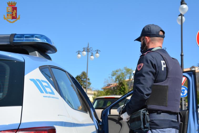 images Vibo Valentia. Ruba un motorino e i poliziotti beccano il figlio alla guida: 50enne denunciato per ricettazione 