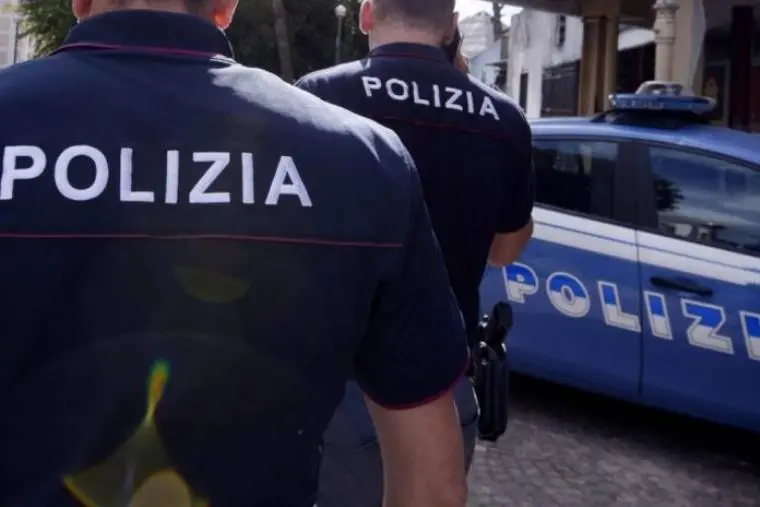 Ubriaco, provoca un incidente e devasta l'ospedale di Vibo: fermato con il taser e arrestato images Ubriaco, provoca un incidente e devasta l'ospedale di Vibo: fermato con il taser e arrestato