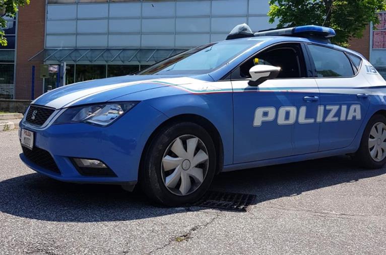 images Danneggia due panchine di ferro a Villa San Giovanni: arrestato un 34enne