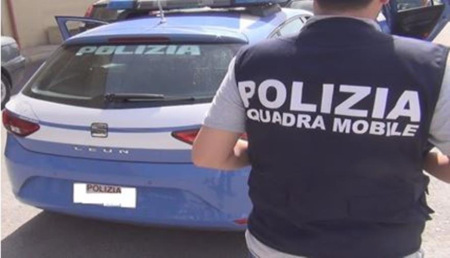 images Rocca di Neto. La polizia acciuffa un rumeno ricercato per atti sessuali su minori 