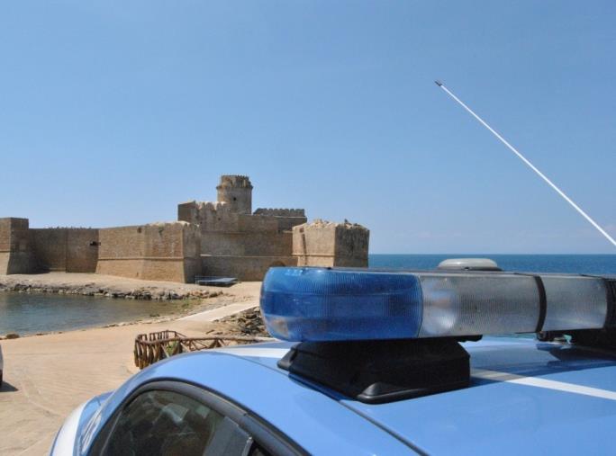 images Isola Capo Rizzuto, lavorava in una tabaccheria ma non era assunto