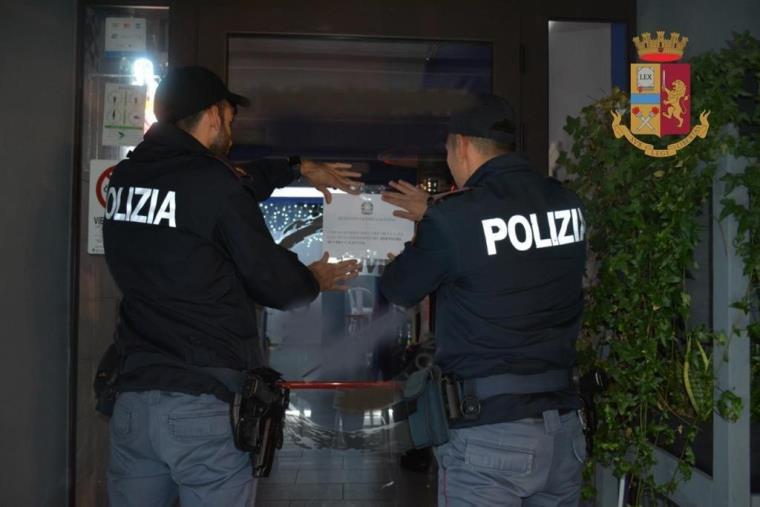 Carenze igieniche in un ristorante del Reggino, sanzioni al titolare e sequestro di prodotti ittici images Carenze igieniche in un ristorante del Reggino, sanzioni al titolare e sequestro di prodotti ittici