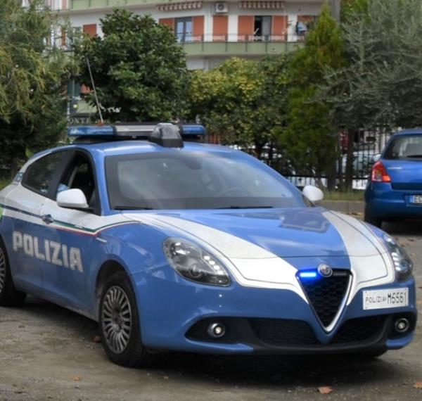 Crotone, perseguita l'ex moglie dopo la fine della relazione: non potrà avvicinarsi alla donna images Crotone, perseguita l'ex moglie dopo la fine della relazione: non potrà avvicinarsi alla donna