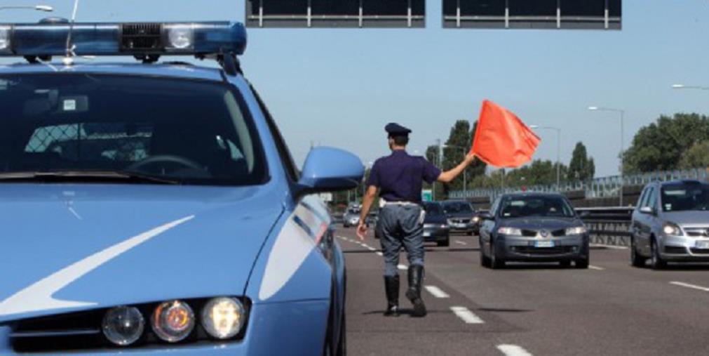 images Cosenza. Camionista con 135 mila euro nel cruscotto non fornisce spiegazione: soldi sequestrati 