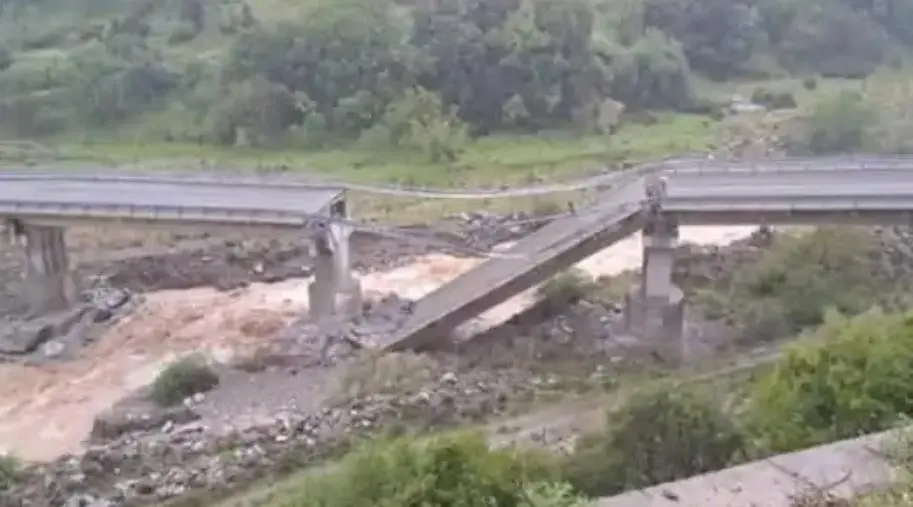 images Crollo ponte nel Cosentino, la Procura apre un'inchiesta