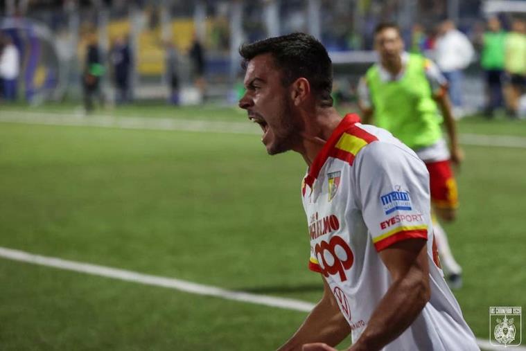 Us Catanzaro 1929, nuovamente al PoliGiovino in vista dell'anticipo col Messina images Us Catanzaro 1929, nuovamente al PoliGiovino in vista dell'anticipo col Messina