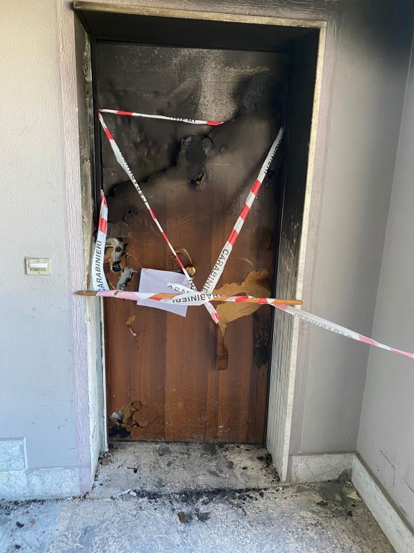 images Rogo mortale a Catanzaro, i vigili del fuoco: "Un incendio generalizzato non in fase di propagazione"