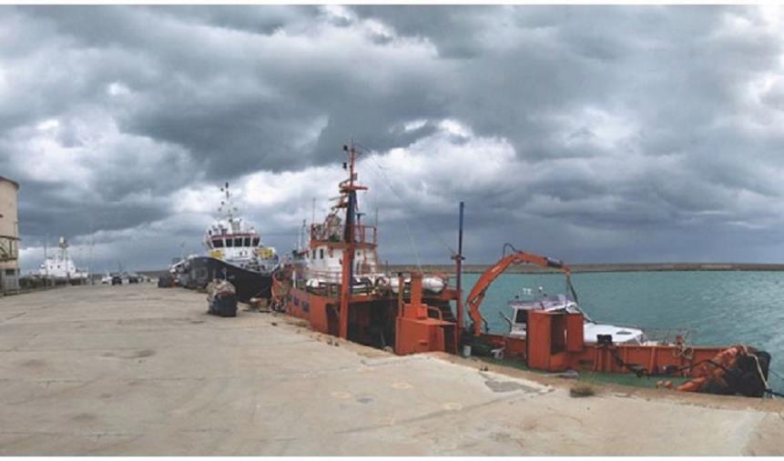 Porti, ripristinata la navigazione nel bacino vecchio di Crotone images Porti, ripristinata la navigazione nel bacino vecchio di Crotone