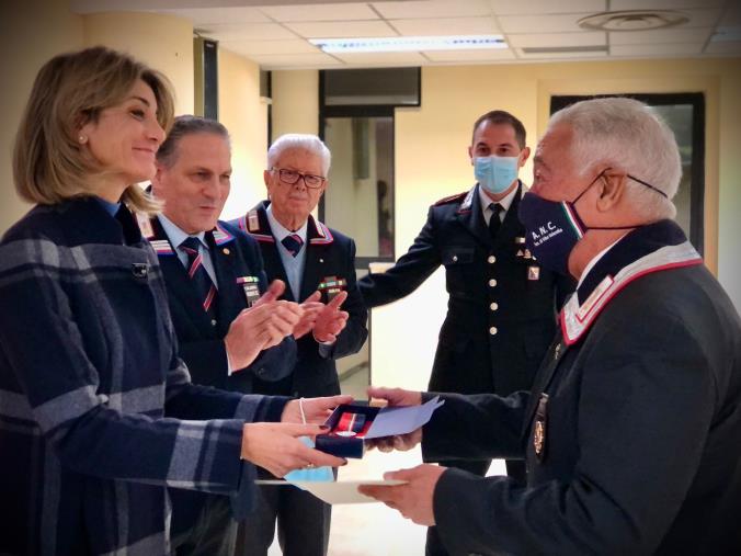 Il prefetto Lulli consegna gli 'Attestati di fedeltà' ai soci dell’Associazione nazionale carabinieri di Vibo Valentia images Il prefetto Lulli consegna gli 'Attestati di fedeltà' ai soci dell’Associazione nazionale carabinieri di Vibo Valentia