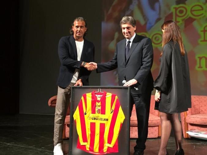 "1° Premio Fabrizio Ferrigno", il ricordo di un campione in campo e fuori, "indimenticabile capitano" del Catanzaro images "1° Premio Fabrizio Ferrigno", il ricordo di un campione in campo e fuori, "indimenticabile capitano" del Catanzaro