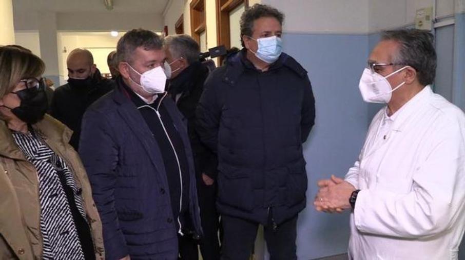 Sanità. Spirlì in visita all'ex ospedale di Cariati: "Basta abbandono" images Sanità. Spirlì in visita all'ex ospedale di Cariati: "Basta abbandono"