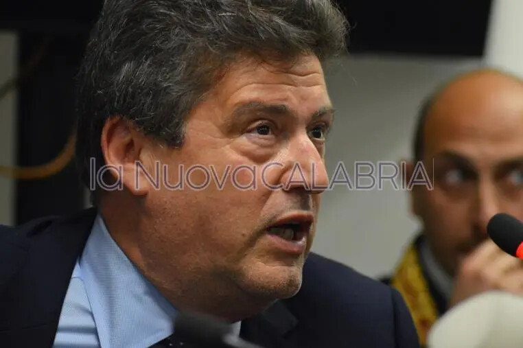 Minacce di morte al Procuratore generale di Catanzaro: notificato divieto di avvicinamento images Minacce di morte al Procuratore generale di Catanzaro: notificato divieto di avvicinamento