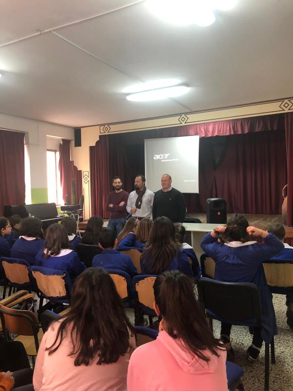 Cosenza, Abbate e Nicaso ospiti di "Musica contro le mafie" images Cosenza, Abbate e Nicaso ospiti di "Musica contro le mafie"