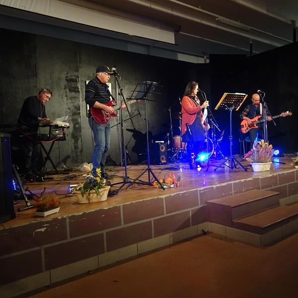 images Riaprono le porte del teatro della Casa circondariale con lo spettacolo organizzato dal Lions Club Catanzaro Mediterraneo