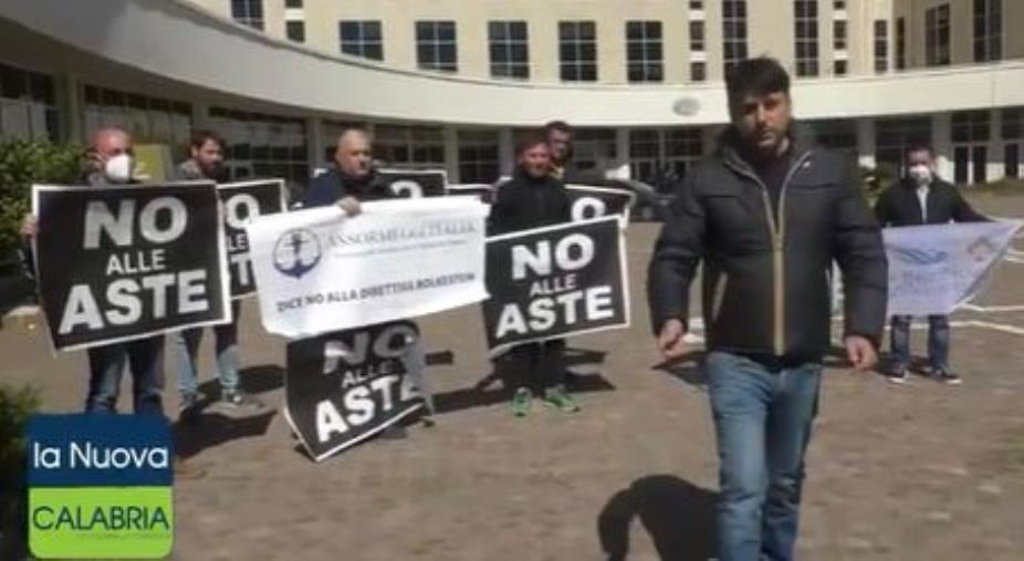 images Balneari in protesta: "No alle aste. Ci hanno strappato una concessione che doveva durare 15 anni"