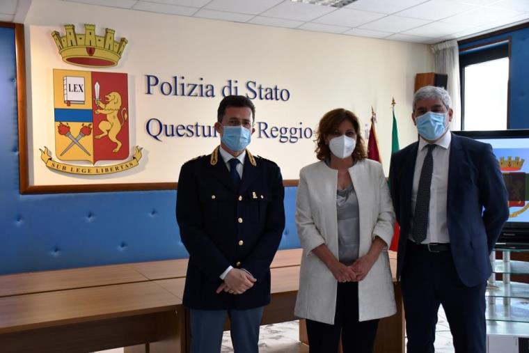 Cyber Security, firmato un Protocollo d’intesa tra la Polizia di Stato ed il G.O.M. di Reggio Calabria images Cyber Security, firmato un Protocollo d’intesa tra la Polizia di Stato ed il G.O.M. di Reggio Calabria