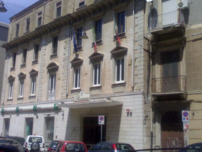images "Procedura poco chiara", la Provincia di Crotone annulla tre bandi di concorso