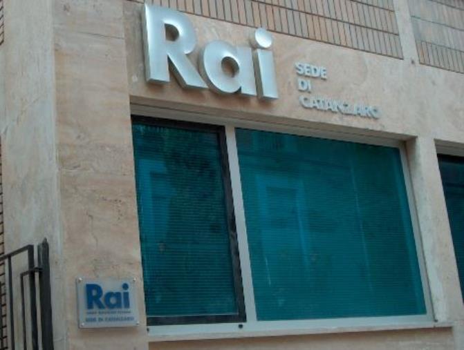 images Un gruppo di associazioni: "Chiederemo al prossimo governo di far tornare a Catanzaro sede Rai" 