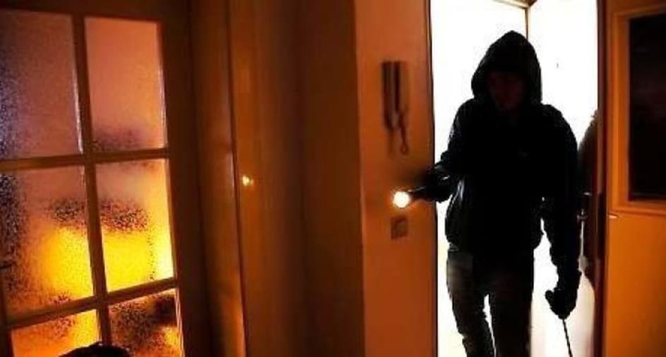 Rapina con passamontagna in un tabacchino di Vibo Valentia, assolti due imputati images Rapina con passamontagna in un tabacchino di Vibo Valentia, assolti due imputati