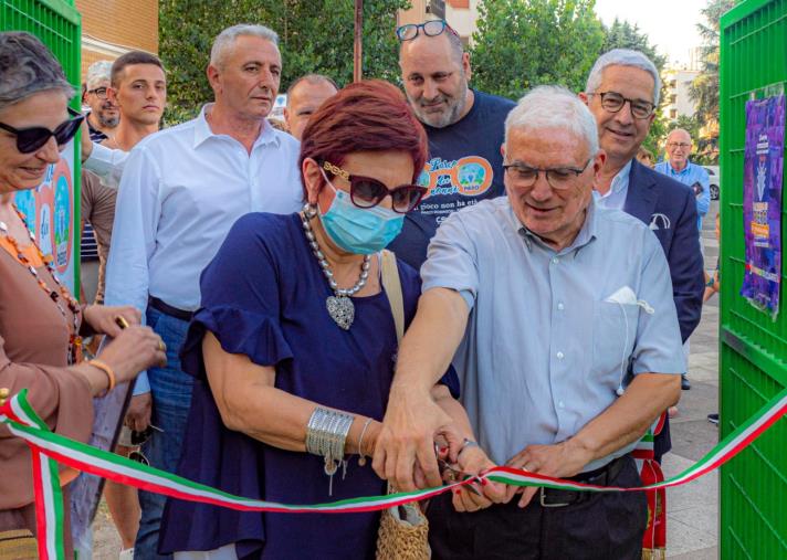 Rende. Inaugurato il 'Parco dei nonni': l’anfiteatro intitolato al penalista Tommaso Sorrentino images Rende. Inaugurato il 'Parco dei nonni': l’anfiteatro intitolato al penalista Tommaso Sorrentino