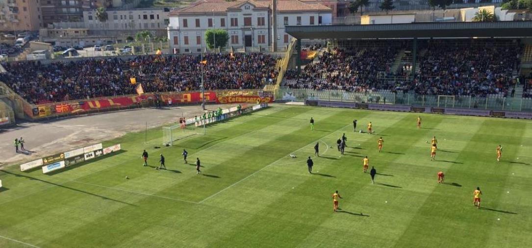 Play-off, Catanzaro e Monopoli in campo alle 18: le formazioni ufficiali images Play-off, Catanzaro e Monopoli in campo alle 18: le formazioni ufficiali