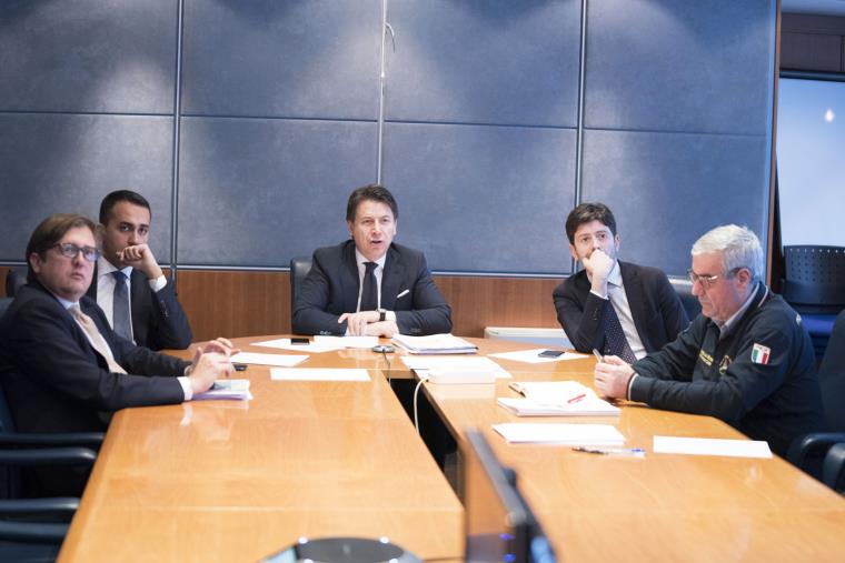 Coronavirus. Levato: "Se oltre a sconsigliarlo, il lavoro viene vietato, vuol dire che siamo all’impazzimento e non lo sappiamo" images Coronavirus. Levato: "Se oltre a sconsigliarlo, il lavoro viene vietato, vuol dire che siamo all’impazzimento e non lo sappiamo"