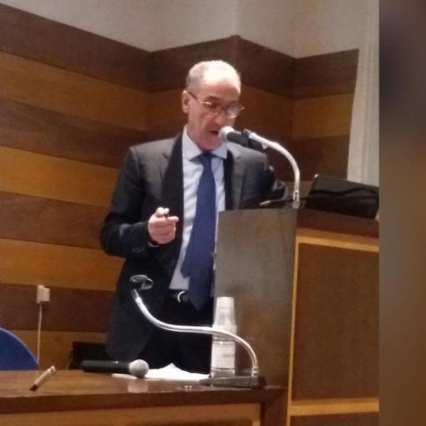 images Coronavirus. A Catanzaro l'oncologo Squillace offre consulenze telefoniche e gratuite per tutti: pazienti non più soli