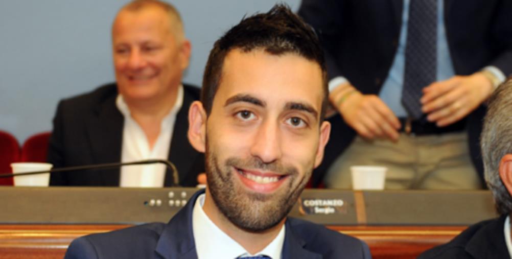 images Scuola. Lostumbo: “Bene ha fatto Abramo ad applicare il Dpmc riaprendo le aule. A Crotone e Rende i genitori hanno vinto i ricorsi al Tar”