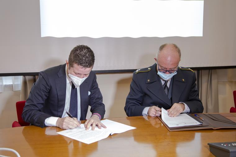 Convenzione con la Camera di Commercio di Catanzaro: ora la piattaforma Rex sarà in uso anche alla Guardia di Finanza images Convenzione con la Camera di Commercio di Catanzaro: ora la piattaforma Rex sarà in uso anche alla Guardia di Finanza