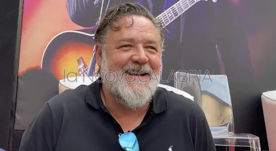 images Russell Crowe a Catanzaro parla della strage di migranti: "Nessuno dovrebbe morire così"