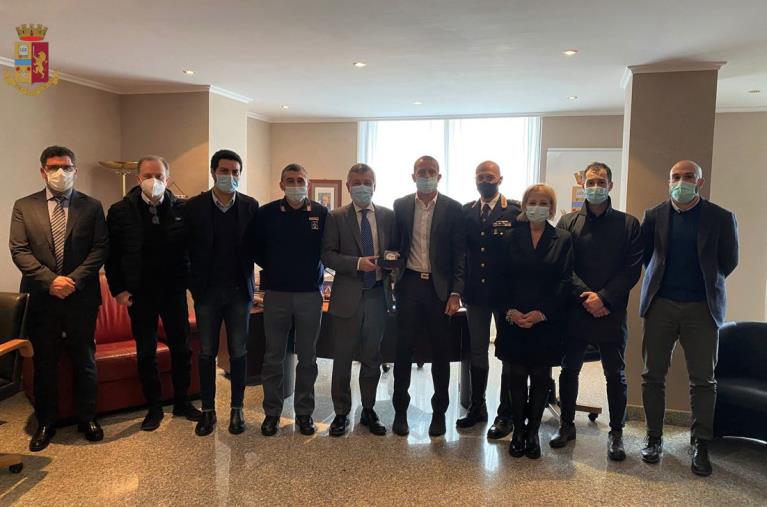 Vibo Valentia. Il saluto del prefetto Zito al questore Gargiulo images Vibo Valentia. Il saluto del prefetto Zito al questore Gargiulo
