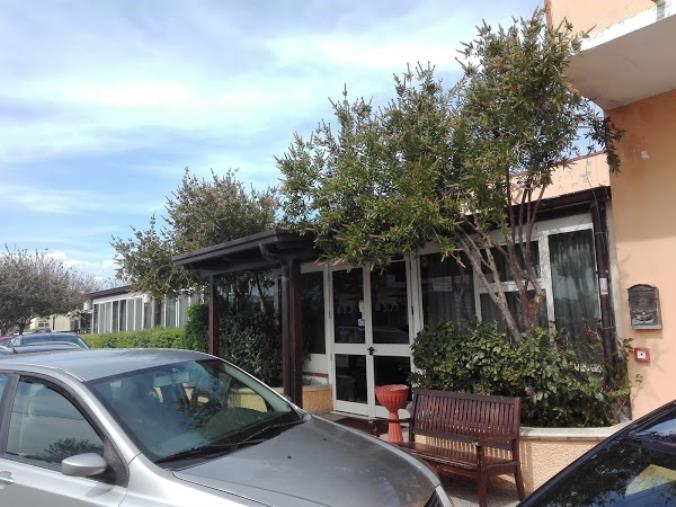 images Coronavirus. Il caso positivo getta Cropani nel panico per i contatti avuti. Un ristoratore assicura: "Non è stata qui"