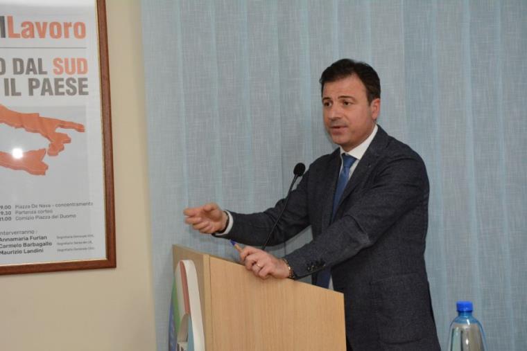 images Regionalismo differenziato, Biondo (Uil): "Governo non chiaro, a rischio fondi per il Sud"