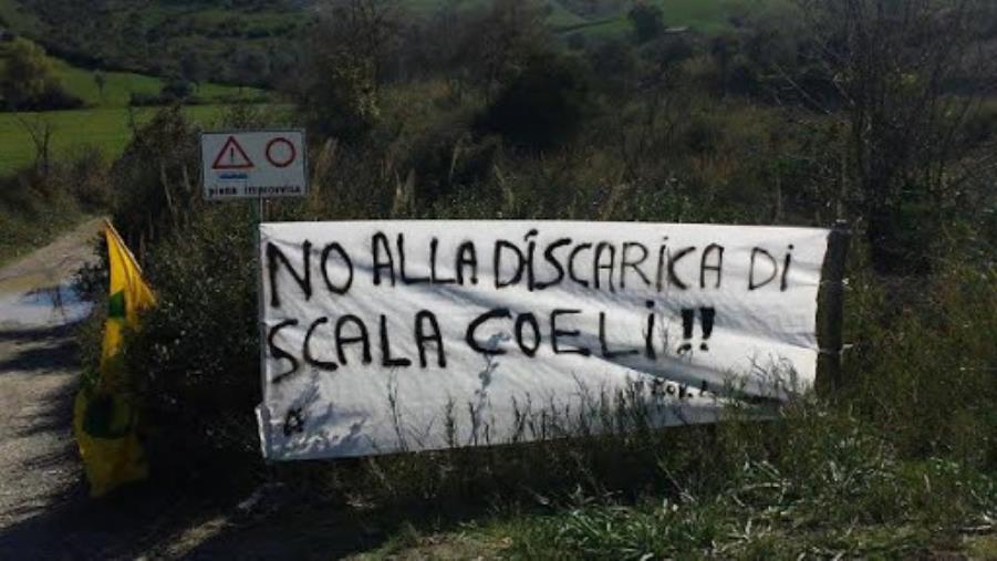 Discarica di Scala Coeli. Il circolo Legambiente: "L'assessore De Caprio intervenga subito" images Discarica di Scala Coeli. Il circolo Legambiente: "L'assessore De Caprio intervenga subito"