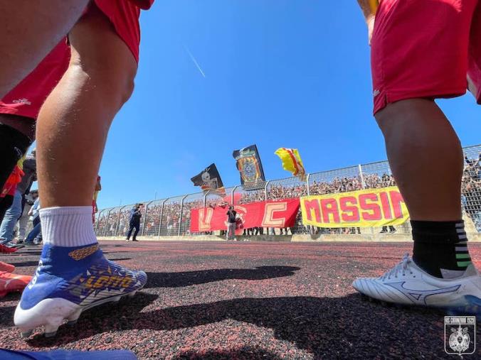 Us Catanzaro 1929, grande tifo al PoliGiovino in vista dell'esordio di Monopoli images Us Catanzaro 1929, grande tifo al PoliGiovino in vista dell'esordio di Monopoli