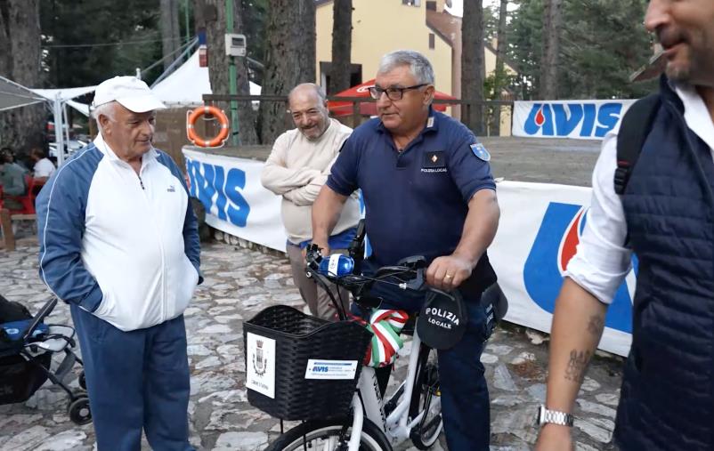 Taverna, iniziativa Green dall'Avis Presila: donata una bici elettrica alla Polizia Locale (VIDEO) images Taverna, iniziativa Green dall'Avis Presila: donata una bici elettrica alla Polizia Locale (VIDEO)